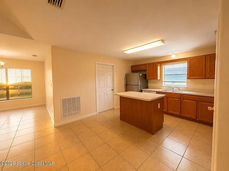 823 Angela Ave #A — Photo 5