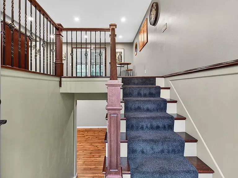 Balsam St E — Photo 26