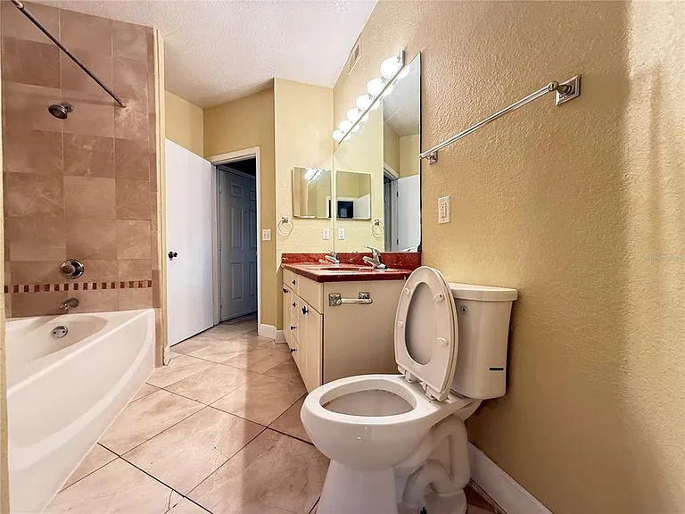 13212 Arbor Isle Dr #201 — Photo 19