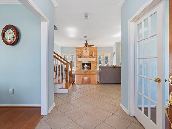 5th image of 215 Ridgemont Dr