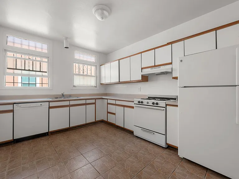 1400 N Formosa Ave — Photo 4