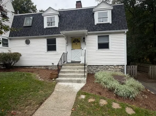 8 Center Pl #2, Stow, MA 01775