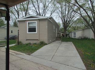 1199 Candlewood Rd, Elgin, IL 60123