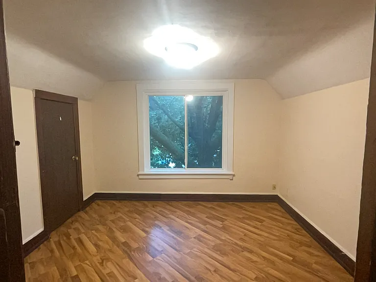 1015 S Columbia Ave — Photo 8
