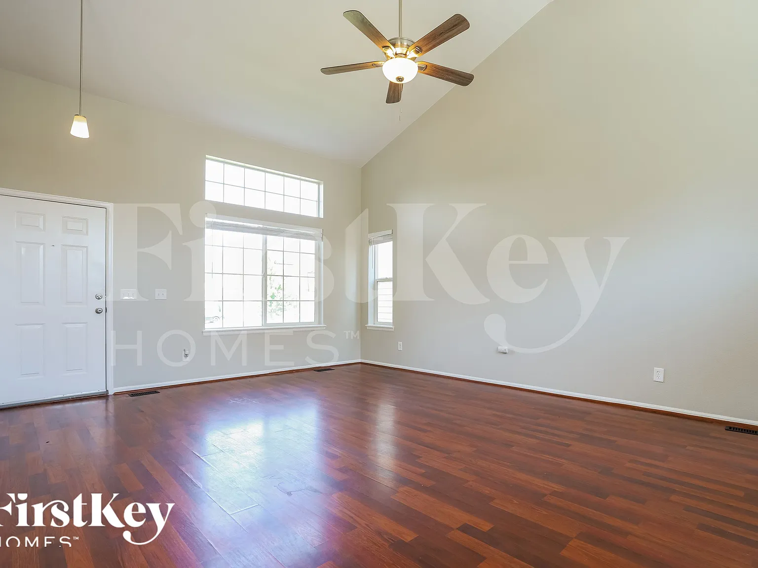 3 bed, 2.5 bath, 1689 sqft, $3,365 — Photo 4