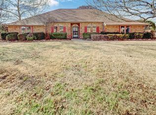 2807 Cinnamon Spring St, Red Oak, TX 75154