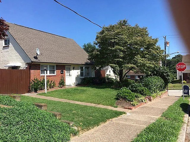 6943 Pawling St photo 1