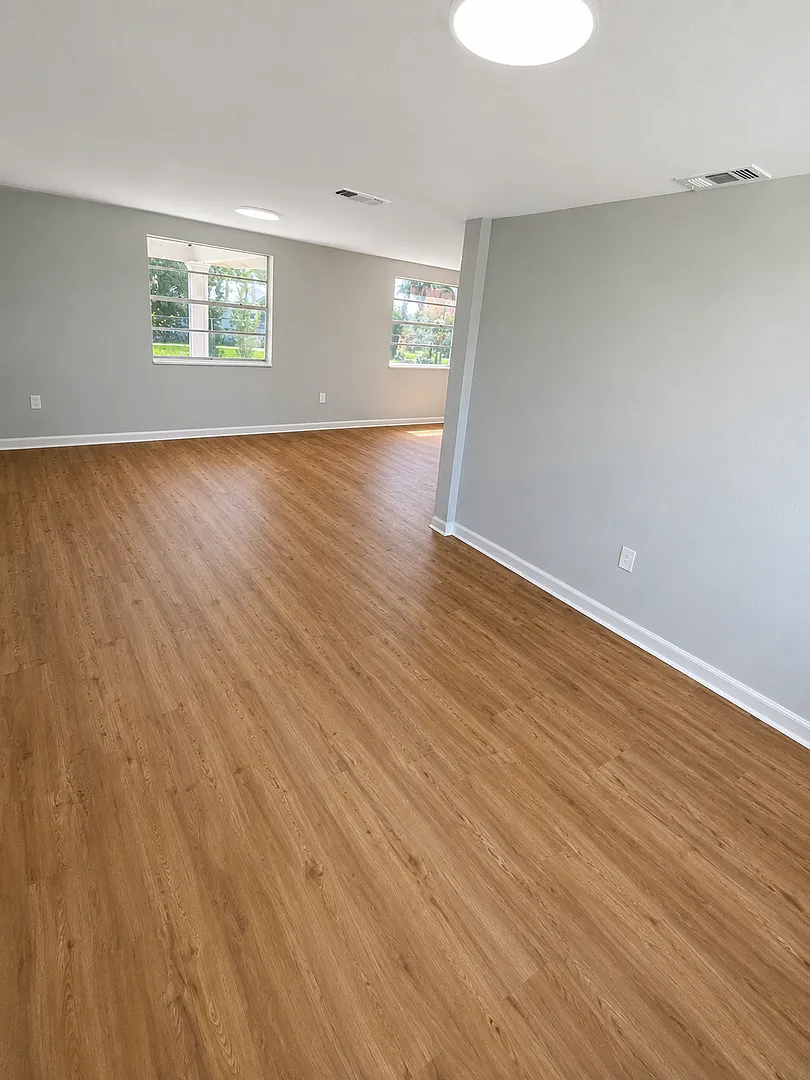 Beautifully Refreshed 5BR/2BA Two-Story Home & Huge Yard! — Photo 4