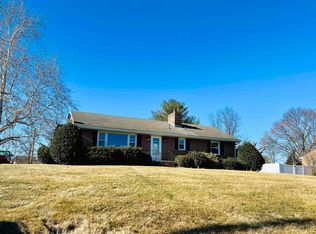 640 Essex Dr, Staunton, VA 24401