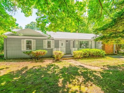 16887 Renton Rd, Belleville, MI, 48111