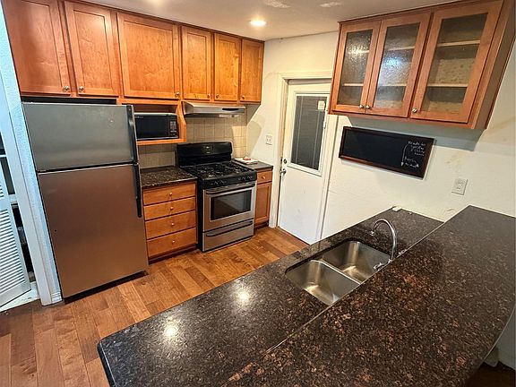 4th image of 4907 W Market Dr