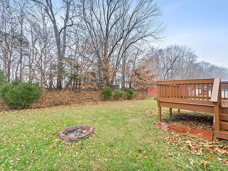 941 Crabapple Ln — Photo 22