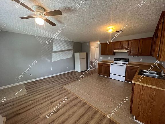 4th image of 898 W Myrtle St Unit C1