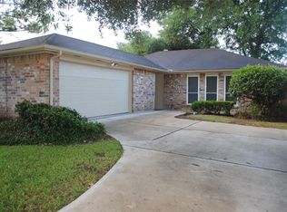 7214 Tara Dr, Richmond, TX 77469