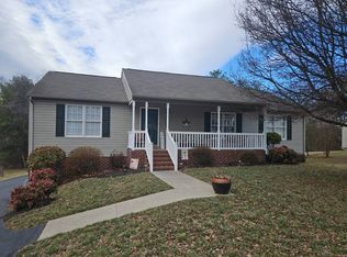 340 Sunflower Dr, Vinton, VA 24179