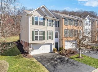 635 Village Green Blvd E, Mars, PA 16046