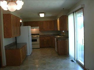 3rd image of 407 Glenwood Dr