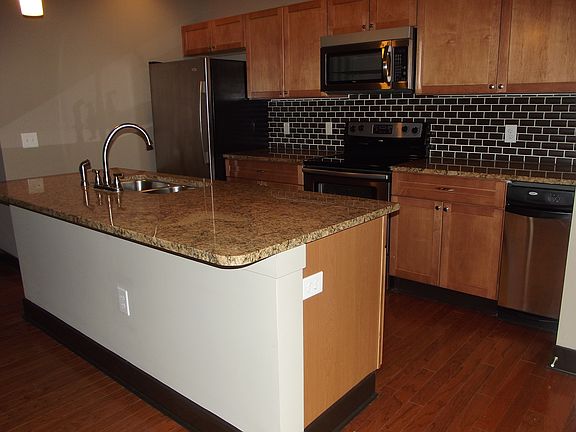 4th image of 84 W Rich St