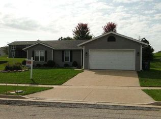 357 S Creek Dr, Elkhorn, WI 53121