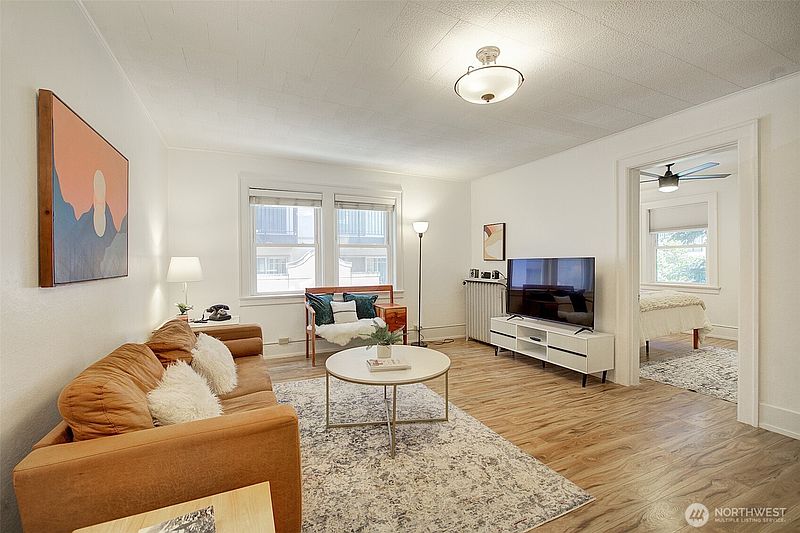4th image of 4725 15th Avenue NE #16
