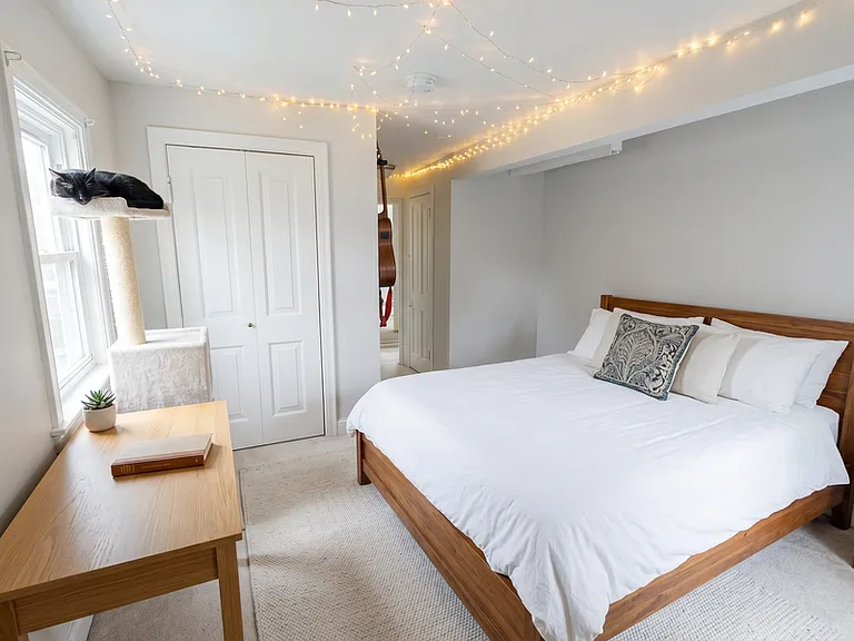 1401 Golden Ave #4 — Photo 6