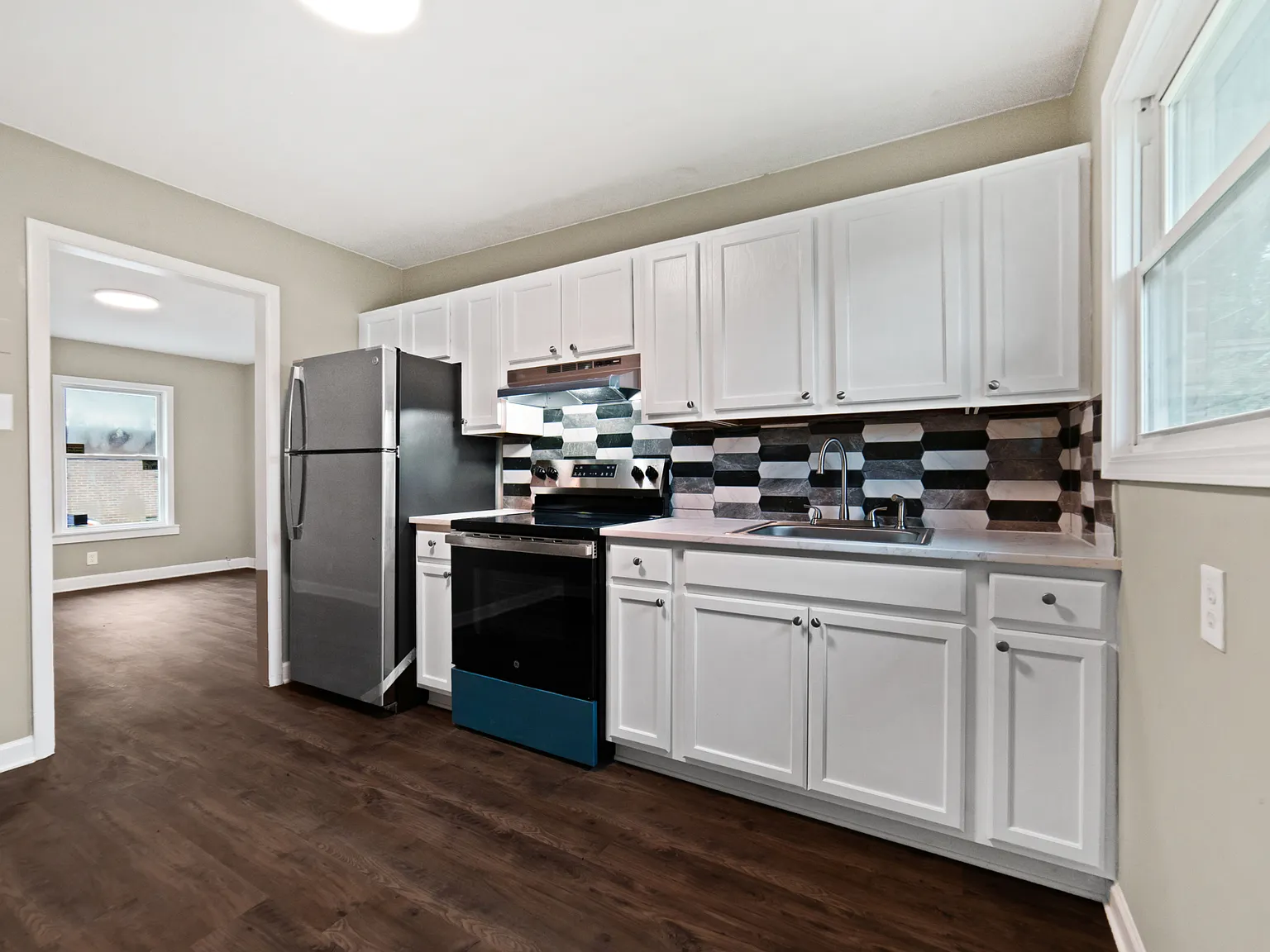 2 bed, 700 sqft, $798 — Photo 1