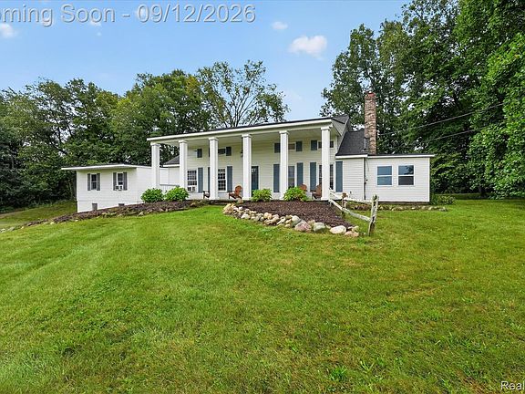 4th image of 1205 W Oakwood Rd
