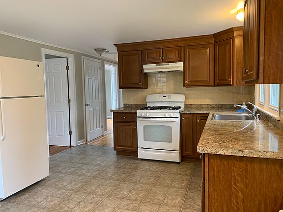 3rd image of 603 Boulton Ave #1