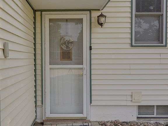 3rd image of 303 W 3rd St
