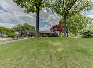 2018 Norma Ln, Saint Louis, MO 63138