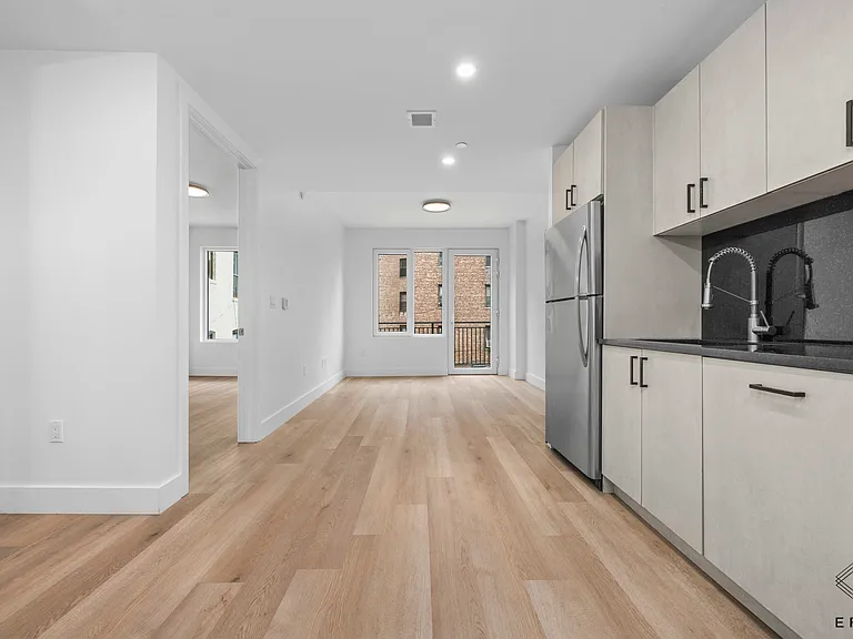 2045 Ocean Ave #406 — Photo 1
