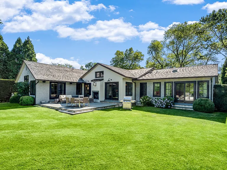 Cedar Ct — Photo 3