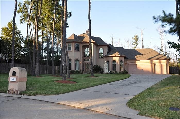 1st image of 14918 Oxford Way
