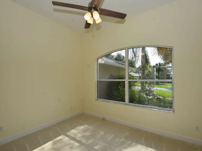 1216 Hampstead Ln — Photo 19