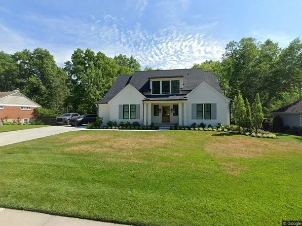 4500 W 65th St, Prairie Village, KS 66208