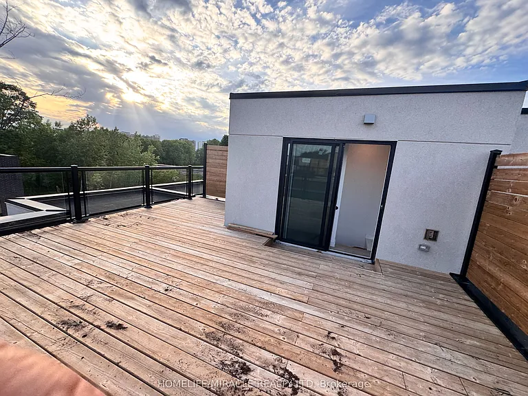 176 Clonmore Dr #4 — Photo 38