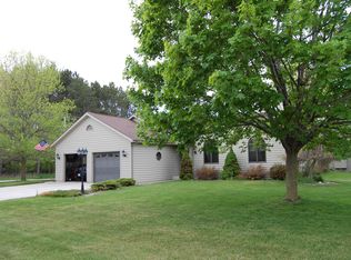 2714 Windepoint Ct, Sheboygan, WI 53083
