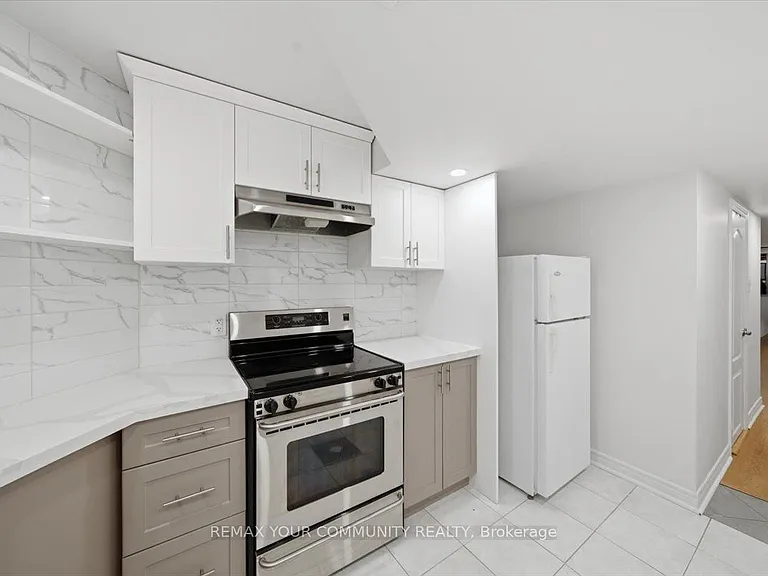 2 Hollywood Hill Cir #LOWER — Photo 13