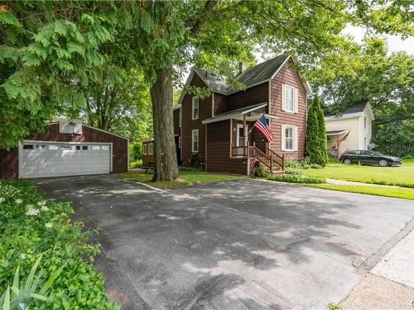 672 Adelaide St, Carthage, NY 13619