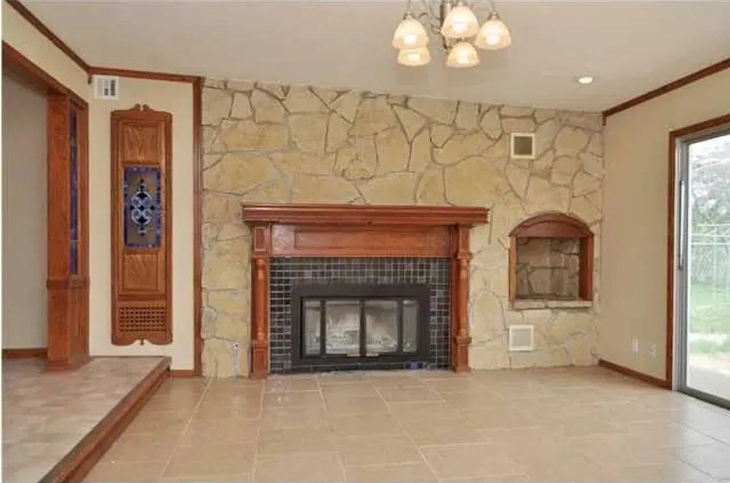 Lovely 3 Bed, 1 Bath! — Photo 1