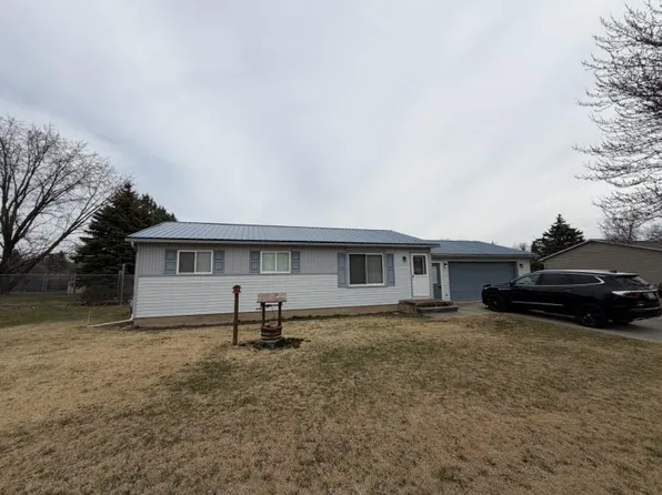 1900 Circle Dr, Fairgrove, MI 48733