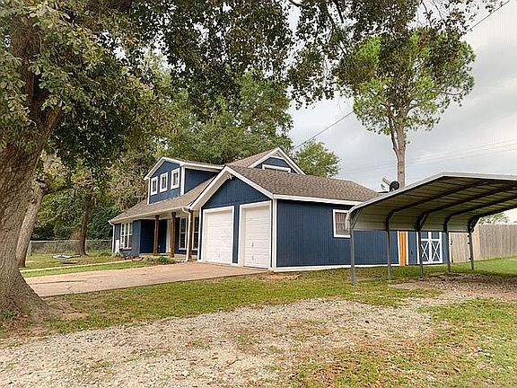 3rd image of 8 W Yaupon Ln