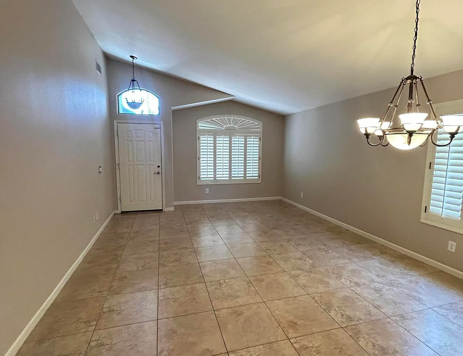 4 bed, 2.0 bath, 1782 sqft, $2,000 — Photo 2