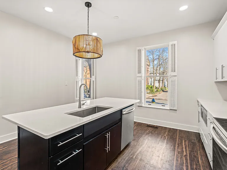 80 Green St — Photo 34