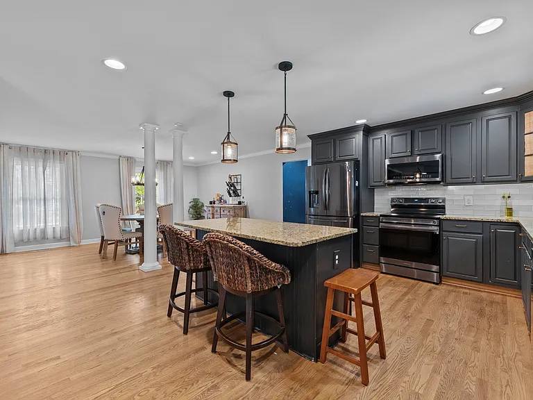 201 Selkirk Trl — Photo 12