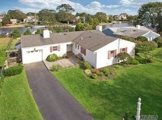 11 Harbour Rd, Babylon, NY 11702