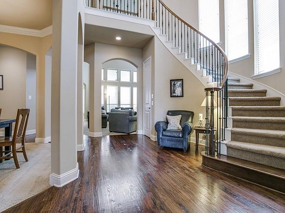 3rd image of 908 Saint Mark Dr