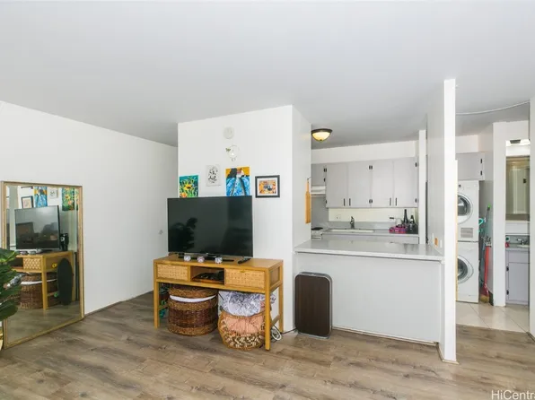 909 Ala Nanala St APT 201, Honolulu, HI 96818