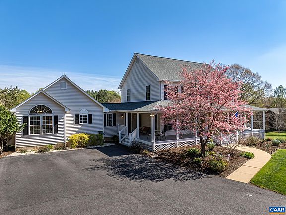 3rd image of 715 Windrift Dr