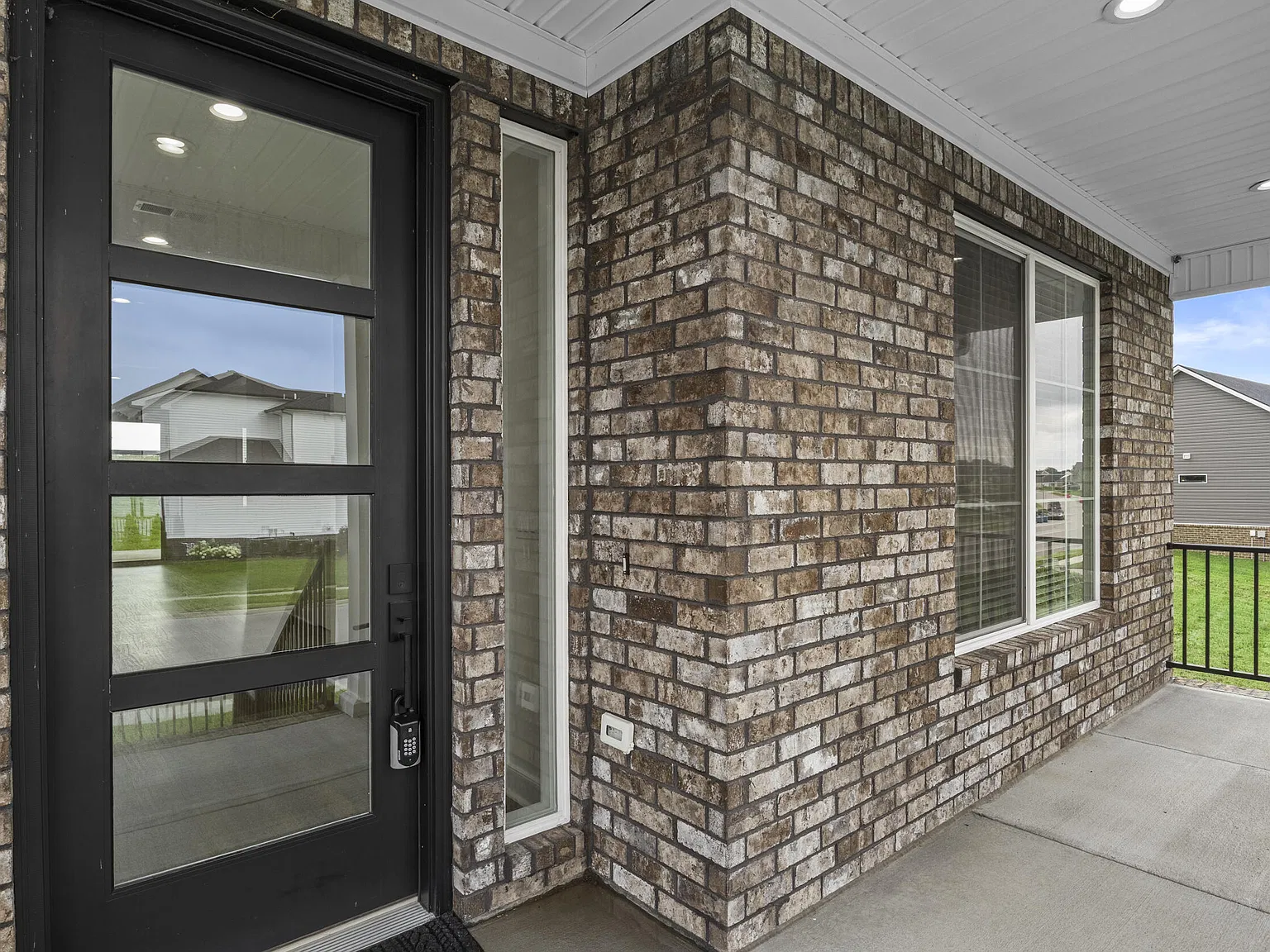 5 bed, 3.0 bath, 2808 sqft, $3,000 — Photo 4